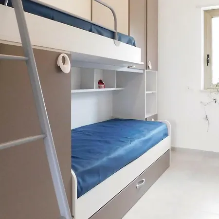 Two-bedroom In Apartamento